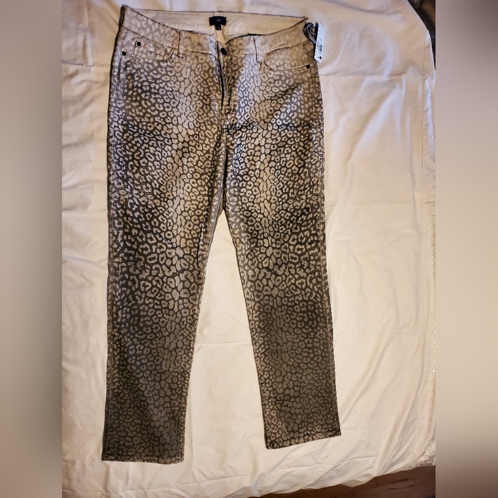 NWT- NYDJ in Snow Leopard Ombre Grey / Cream - Size 16